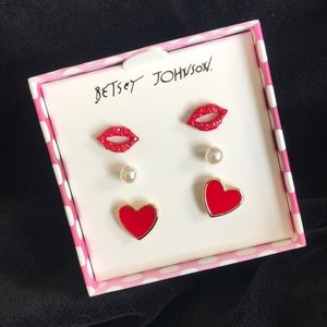 💝Betsey Johnson set of three glam earrings NWT